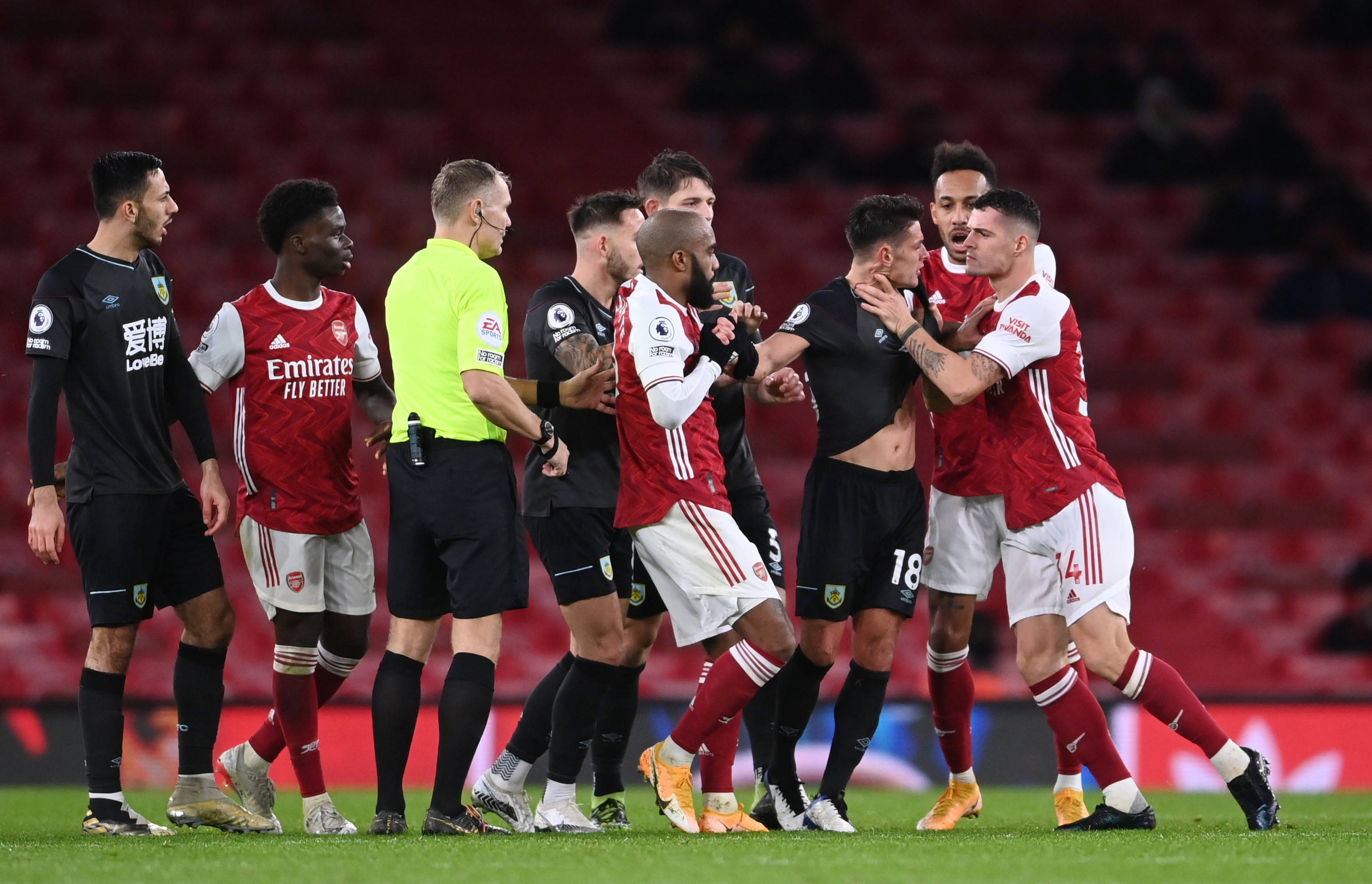 场比赛中 场比赛中